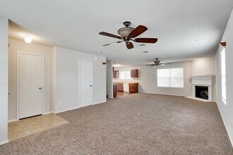 937 Canary Dr, Unit 204 in Saginaw, TX - Building Photo - Building Photo