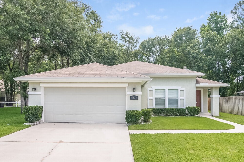 1071 Collinswood Dr W in Jacksonville, FL - Building Photo