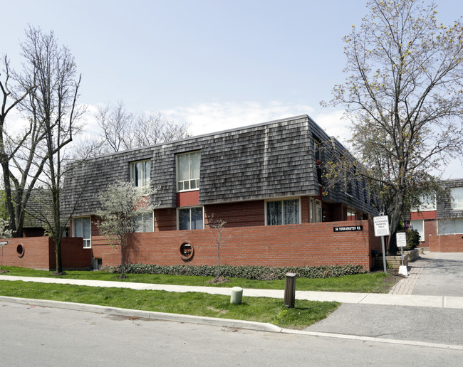 36 Yorkminster Rd in Toronto, ON - Building Photo - Primary Photo