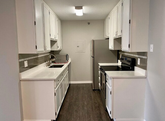 property at 433 S 7th St