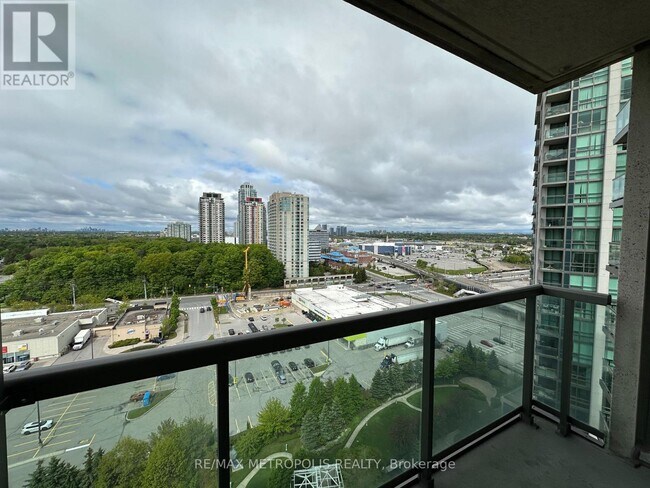 68-2068 Grangeway Ave in Toronto, ON - Building Photo - Building Photo