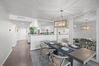 9495 Blind Pass Rd in St Pete Beach, FL - Building Photo - Building Photo