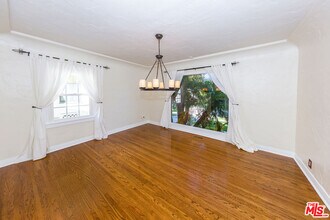 1335 Moncado Dr in Glendale, CA - Building Photo - Building Photo