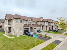48-62 Kilrea Way in Brampton, ON - Building Photo