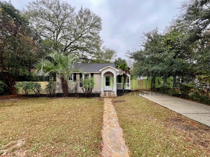 2728 Holt Dr in Columbia, SC - Building Photo