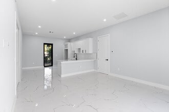 3501 10th St SW in Lehigh Acres, FL - Foto de edificio - Building Photo