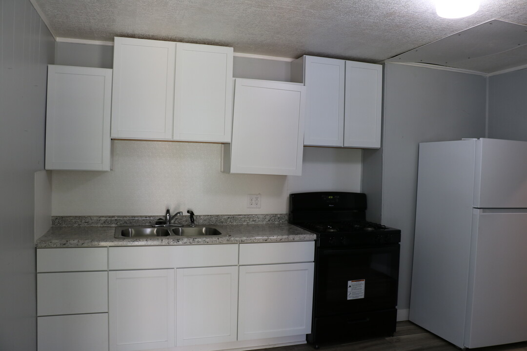 915 W Powers St in Muncie, IN - Building Photo