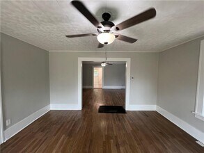 410 E Tulsa St in Siloam Springs, AR - Foto de edificio - Building Photo