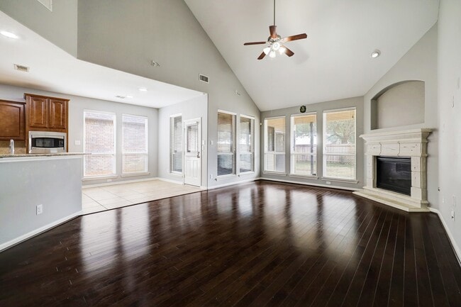 6631 Larocke Trail