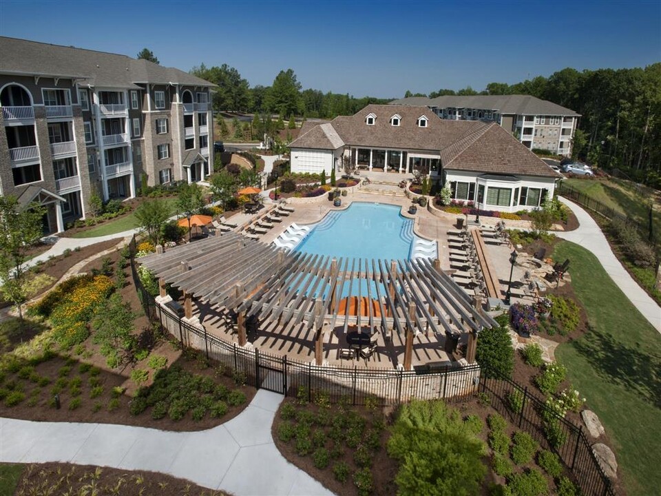 Highlands at Sugarloaf in Duluth, GA - Foto de edificio