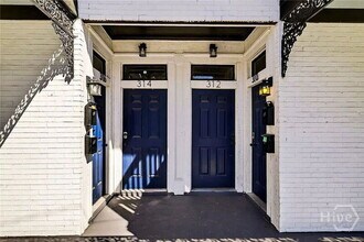 312 W 42nd St in Savannah, GA - Foto de edificio - Building Photo