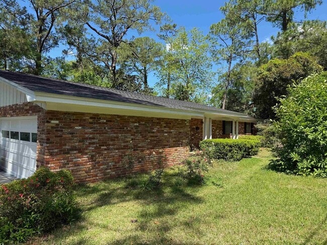 704 Hillcrest St in Tallahassee, FL - Foto de edificio - Building Photo