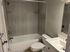 1616 Elmhurst Dr in Austin, TX - Building Photo - Building Photo