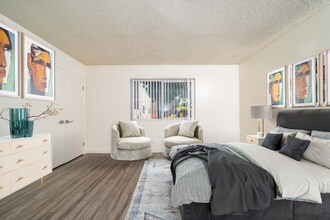 570 S Lincoln Ave in El Cajon, CA - Building Photo - Building Photo