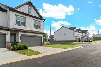 10 Felton St in Cartersville, GA - Foto de edificio - Building Photo
