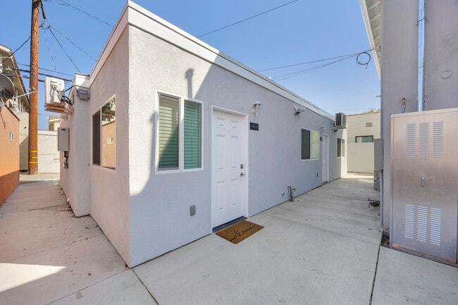 2210 Pine Ave, Unit 2211 Pine Ave in Long Beach, CA - Foto de edificio - Building Photo