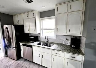 8672 Prather Dr in Jonesboro, GA - Building Photo - Building Photo