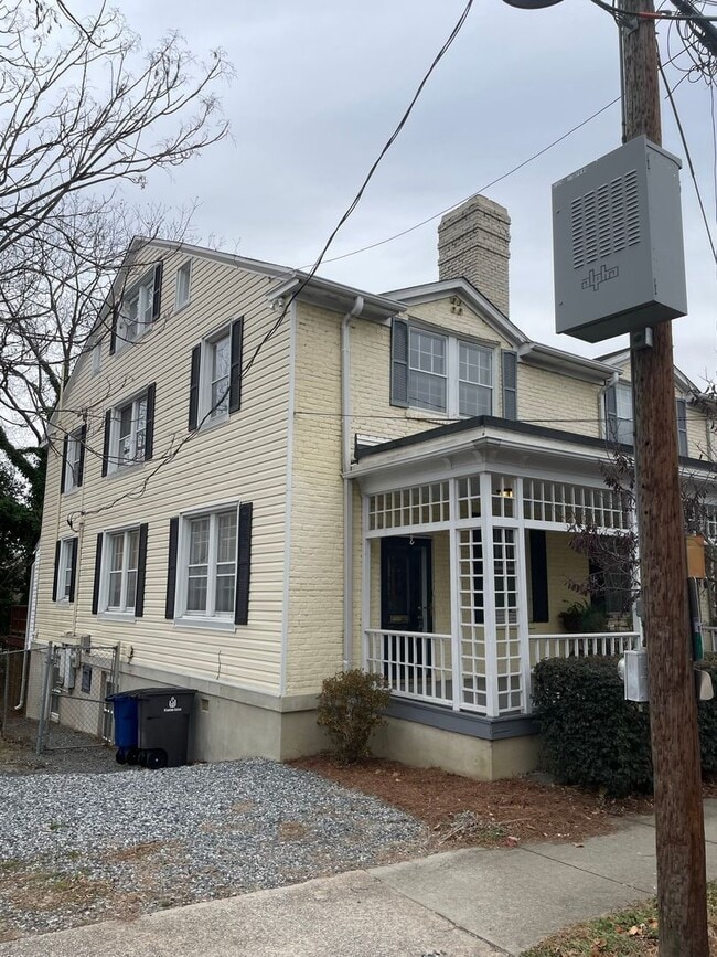 311-313 N Spring St in Winston-Salem, NC - Building Photo - Building Photo