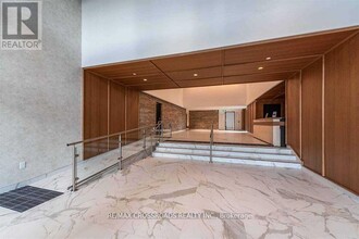 1003-2300 ST CLAIR Ave in Toronto, ON - Building Photo - Building Photo