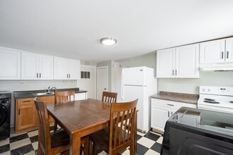 36 Farm St in Troy, NY - Building Photo - Building Photo