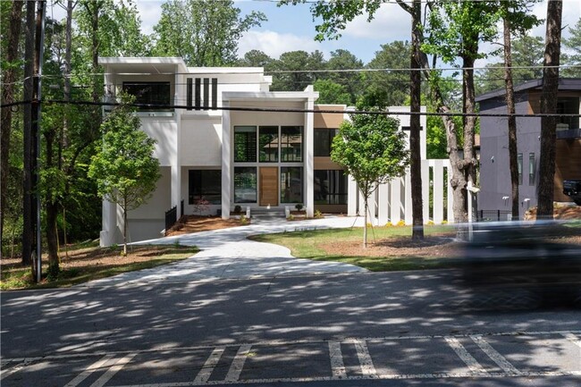 property at 2650 Fairoaks Rd