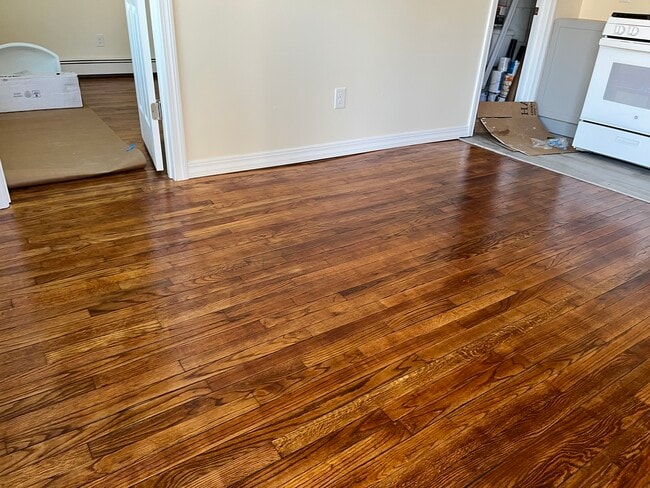 23 Fleetwood Ave, Unit 2nd floor in Bethel, CT - Building Photo - Building Photo