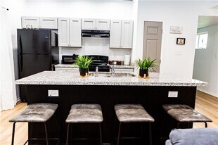 1127 S Dupre St, Unit Dupre Student Apartment in New Orleans, LA - Building Photo