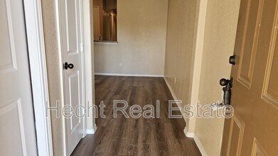 262 Rosalie Dr in New Braunfels, TX - Foto de edificio - Building Photo
