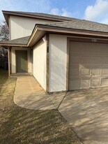 2812-2814 James in Granbury, TX - Building Photo