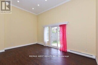 120 Murison Blvd in Toronto, ON - Building Photo - Building Photo