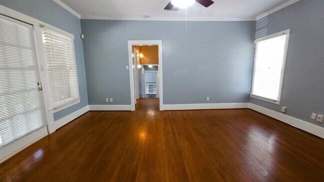 5 Buell Ct in Houston, TX - Building Photo - Building Photo