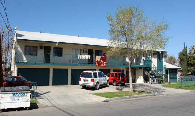 221 E Olive St in San Bernardino, CA - Building Photo - Building Photo