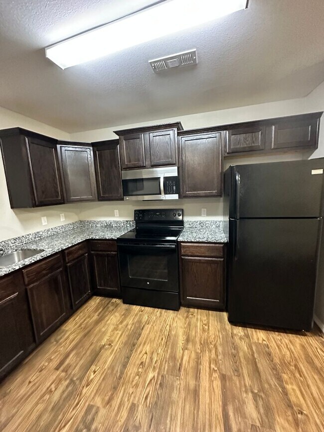 2900 SW Amberwood Ave in Bentonville, AR - Building Photo - Building Photo