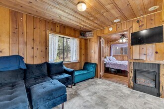 54105 S Circle Dr in Idyllwild, CA - Building Photo - Building Photo
