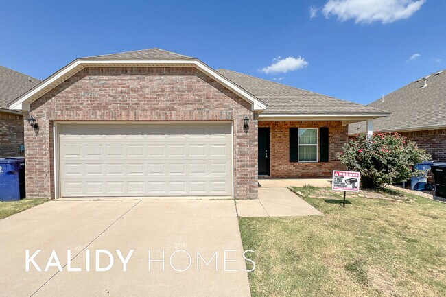 9317 NW 71st St in Yukon, OK - Building Photo - Building Photo