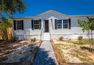 5816 Congress Ct in Gulf Breeze, FL - Building Photo - Building Photo