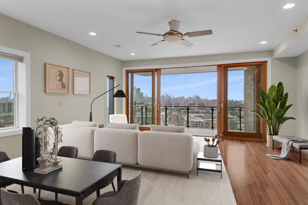 215 Manhattan Ave in Union City, NJ - Building Photo