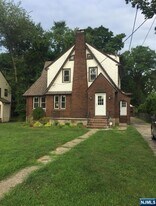 346 N Van Dien Ave in Ridgewood, NJ - Building Photo