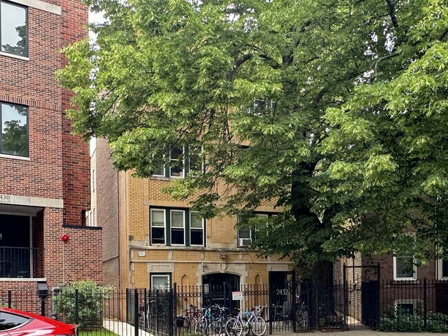 property at 2432 N Linden Pl