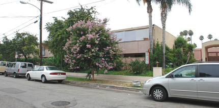 Colbath Gardens in Sherman Oaks, CA - Foto de edificio - Building Photo