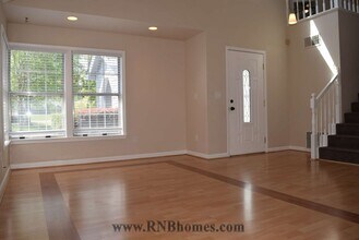 1024 McRae Way in Roseville, CA - Building Photo - Building Photo