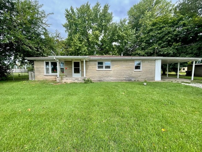 property at 132 E Halt Dr