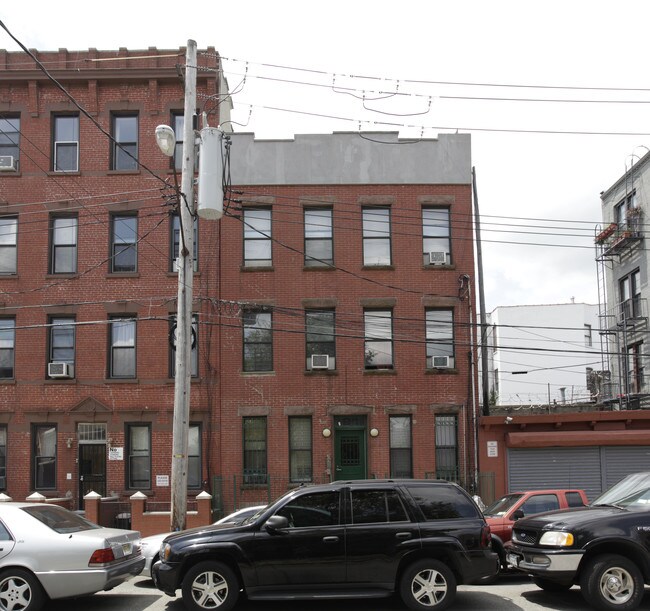 91 Verona St in Brooklyn, NY - Building Photo - Building Photo