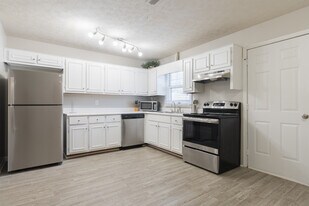 Guest House in Rome, GA - Building Photo