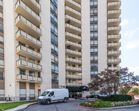 The Ridgely Condominiums in Towson, MD - Building Photo - Building Photo