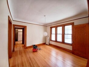 1244 Maryland St, Unit 1244 Upper in Grosse Pointe Park, MI - Foto de edificio - Building Photo