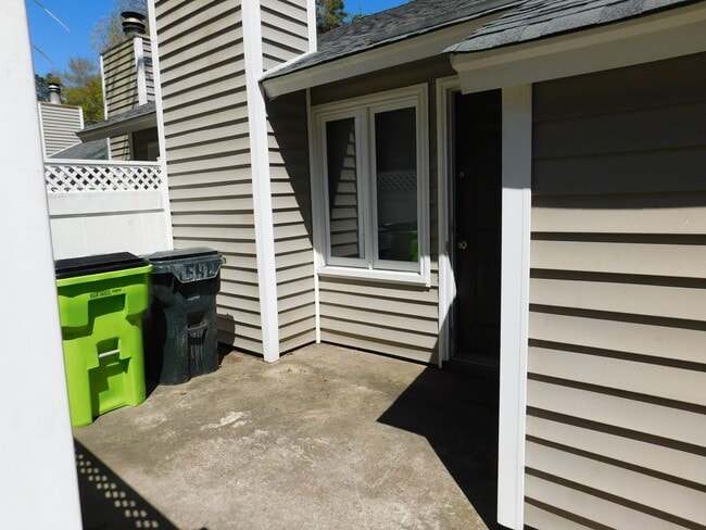 1542 College Way in New Bern, NC - Building Photo - Building Photo