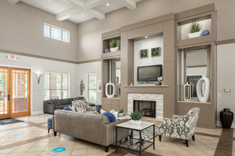 The Trellises Apartments in Florence, KY - Foto de edificio - Interior Photo