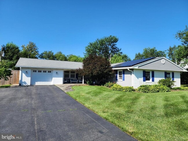 property at 13201 Moss Ranch Ln