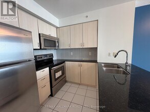 5740 Yonge St in Toronto, ON - Building Photo - Building Photo